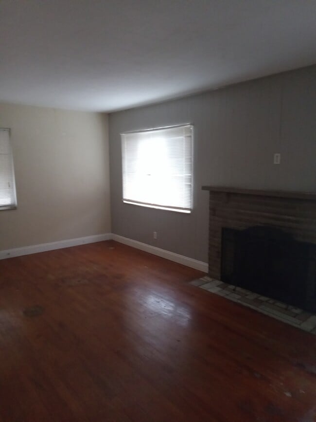 107 Weedon Dr in Pittsburgh, PA - Building Photo - Building Photo