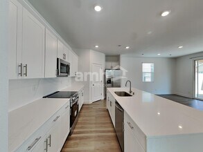 5850 Iron Iss St in Las Vegas, NV - Building Photo - Building Photo
