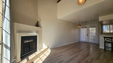 1025 E Highland Ave in Phoenix, AZ - Foto de edificio - Building Photo