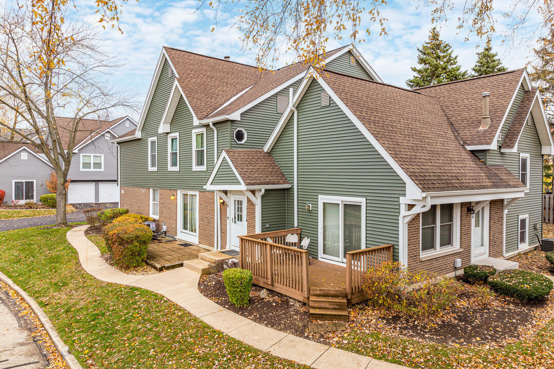 Highpoint In Green Trails in Lisle, IL - Building Photo