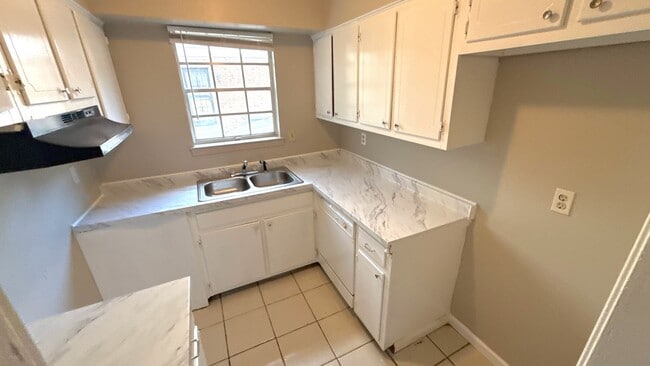 835 Candace Dr in Memphis, TN - Building Photo - Building Photo