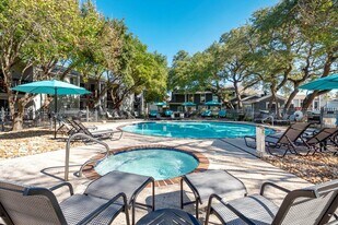 3600 Greystone Dr, Unit 0519 in Austin, TX - Building Photo