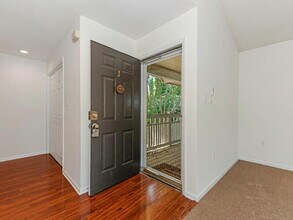 5011 Sharon Rd in Charlotte, NC - Foto de edificio - Building Photo
