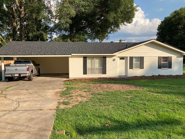 property at 100 Warwick Dr