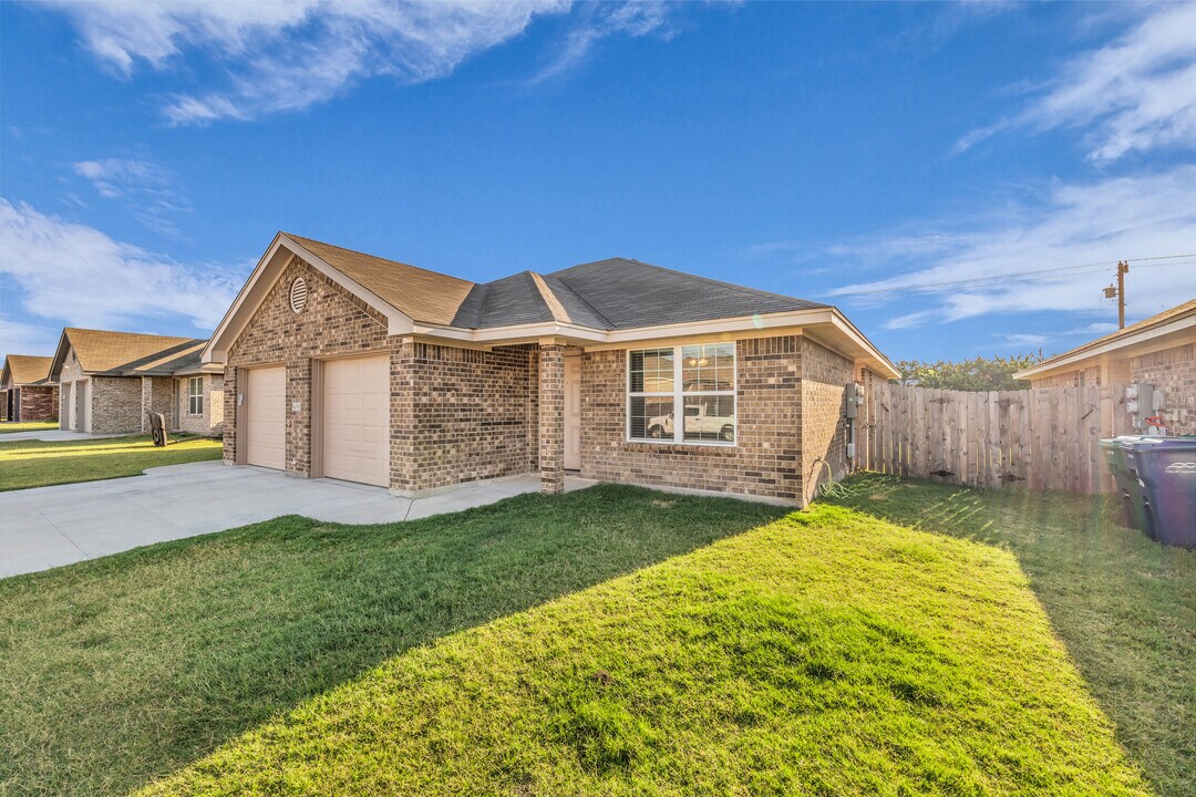 609 Lost Trl, Unit Unit B in Copperas Cove, TX - Building Photo