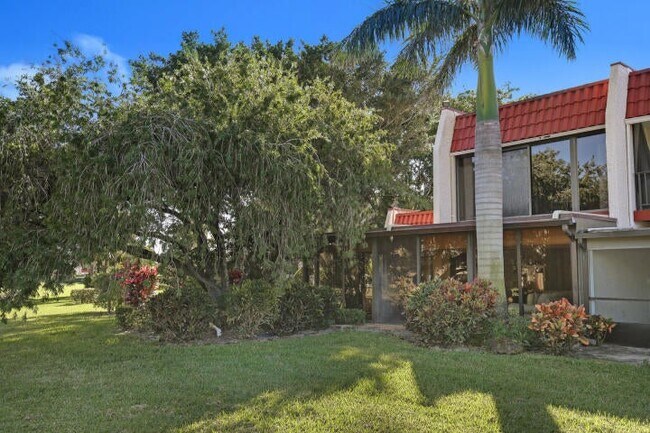 4360 Fountains Dr in Greenacres, FL - Foto de edificio - Building Photo