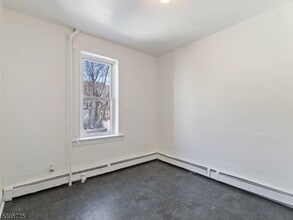 16 Tulip St in Passaic, NJ - Building Photo - Building Photo