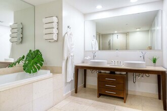 485 Brickell Ave in Miami, FL - Building Photo - Building Photo