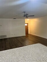 7411 Twin Sabal Dr in Hialeah, FL - Building Photo - Building Photo