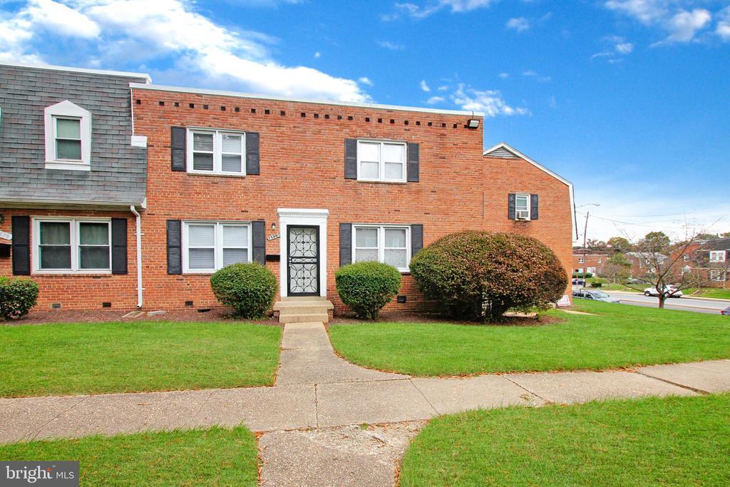 2580 Iverson St in Hillcrest Heights, MD - Building Photo