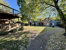 280 S Hill Ave in Fayetteville, AR - Building Photo