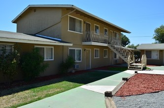 Northwest Apartments in Hanford, CA - Building Photo - Building Photo