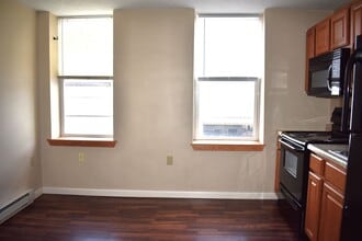 1100 Philadelphia St in Indiana, PA - Building Photo - Building Photo