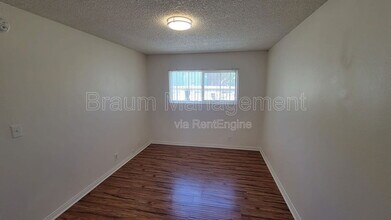 14801 Delano St in Los Angeles, CA - Building Photo - Building Photo