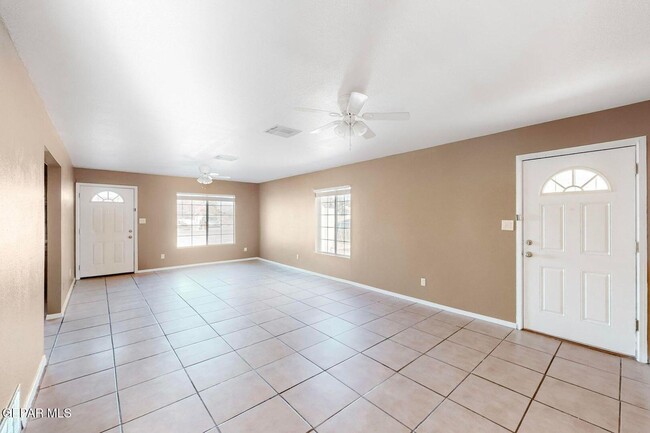 204 Polo Inn Rd in El Paso, TX - Building Photo - Building Photo