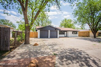 6803 Avenue W in Lubbock, TX - Building Photo - Building Photo