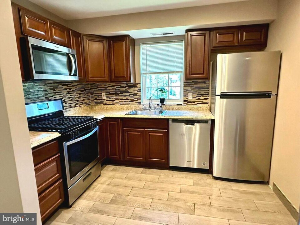 11908 Tarragon Rd in Reisterstown, MD - Building Photo