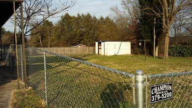 1628 Old Niles Ferry Rd in Maryville, TN - Foto de edificio - Building Photo