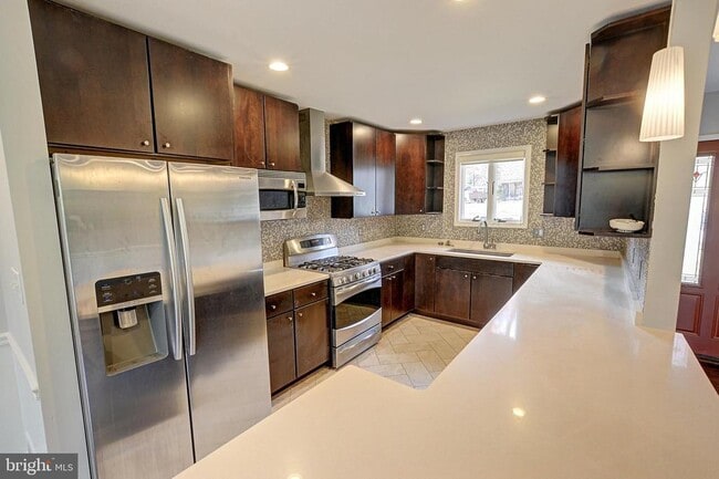 8725 Susanna Ln in Chevy Chase, MD - Building Photo - Building Photo