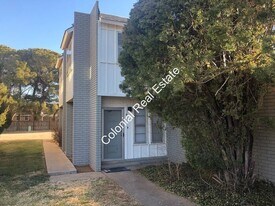 801 Laurelwood Dr in Clovis, NM - Building Photo