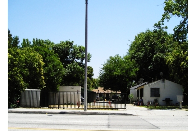 2742 Mountain View Rd in El Monte, CA - Foto de edificio - Building Photo