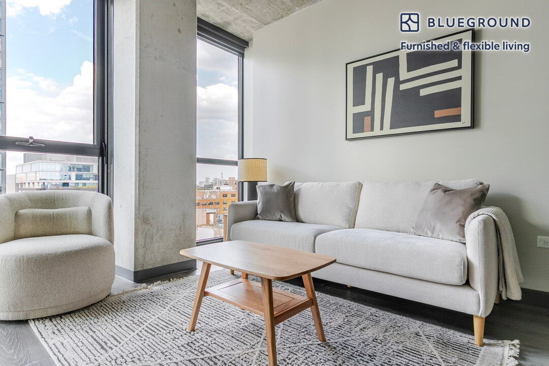 180 N Ada St in Chicago, IL - Building Photo