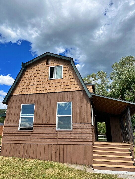 311 Cottage Wood Ln in Kalispell, MT - Building Photo