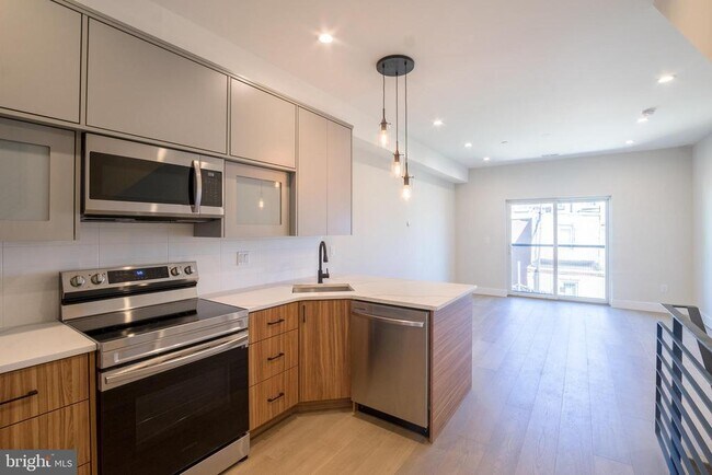 2147 N Franklin St in Philadelphia, PA - Building Photo - Building Photo