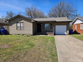 1328 Regent St in Norman, OK - Building Photo