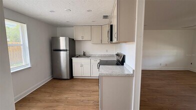 3806 Asbury Pl in Sarasota, FL - Building Photo - Building Photo