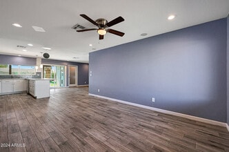 2701 E Villa Rita Dr in Phoenix, AZ - Foto de edificio - Building Photo