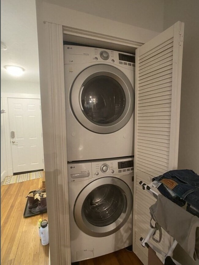 78 Perkins St, Unit 2 in Somerville, MA - Foto de edificio - Building Photo