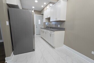 3051 N Austin Ave in Chicago, IL - Building Photo - Building Photo