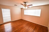 5235 Beechnut St photo'