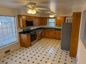 4305 Westport Rd in Louisville, KY - Building Photo - Building Photo