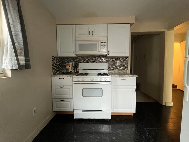 6202 Saint Marie St, Unit 6202 St Marie St 2nd floo