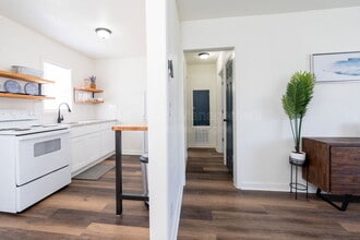 859 S Beverly St in Wichita, KS - Building Photo - Building Photo