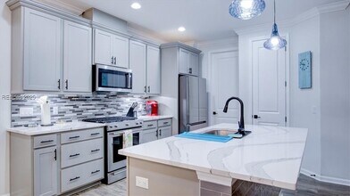 1571 Shoreside Dr in Hardeeville, SC - Foto de edificio - Building Photo