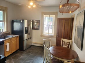 11-11 Byrnes St in Newport, RI - Building Photo - Building Photo
