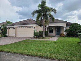 629 Rosemary Cir in Bradenton, FL - Building Photo