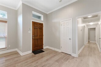 10335 Emerald Oaks Dr in Houston, TX - Building Photo - Building Photo