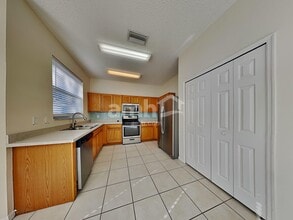 607 Grand Canyon Dr in Valrico, FL - Building Photo - Building Photo