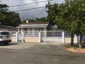 1379 NW 29th Terrace in Miami, FL - Building Photo