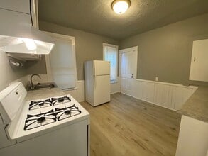 635 Hazel St in Akron, OH - Building Photo - Building Photo