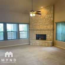 914 Almadin in San Antonio, TX - Building Photo - Building Photo