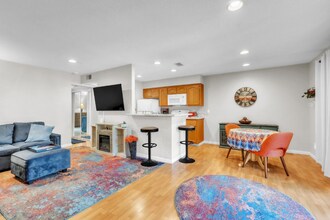 2474 Larkspur Ln in Sacramento, CA - Building Photo - Building Photo