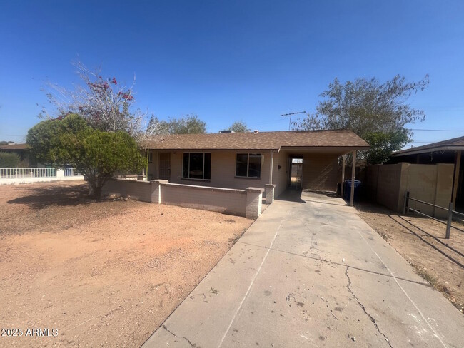 property at 1238 E Vine Ave