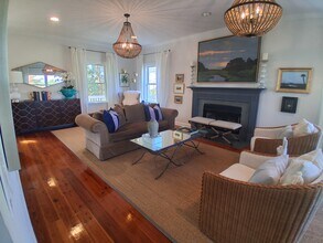 12 Seahorse Ct in Isle Of Palms, SC - Foto de edificio - Building Photo