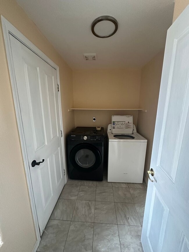 155 Shadow Mountain Dr in Fernley, NV - Building Photo - Building Photo