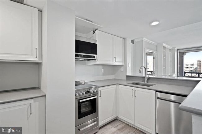 property at 701 Pennsylvania Ave NW